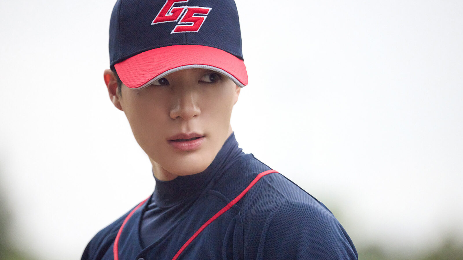 Wind Up the Movie En ung mann i baseball uniform og caps med bokstavene GS er avbildet Han ser til siden Bakgrunnen er uklar og lys