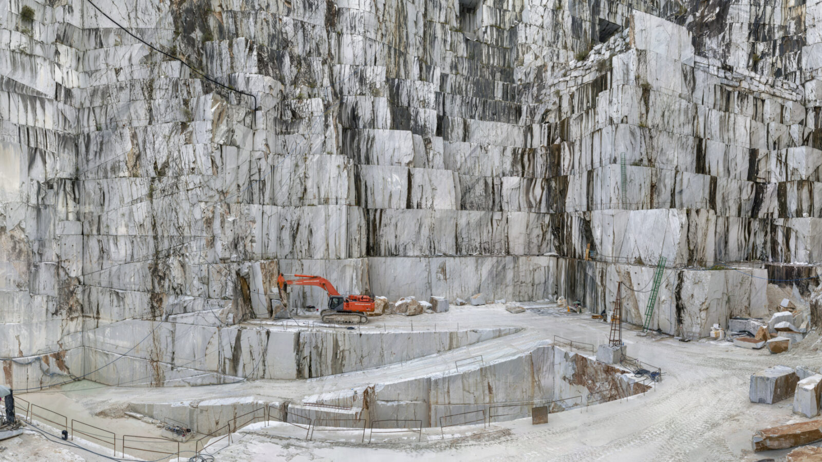 01 Burtynsky Carrara